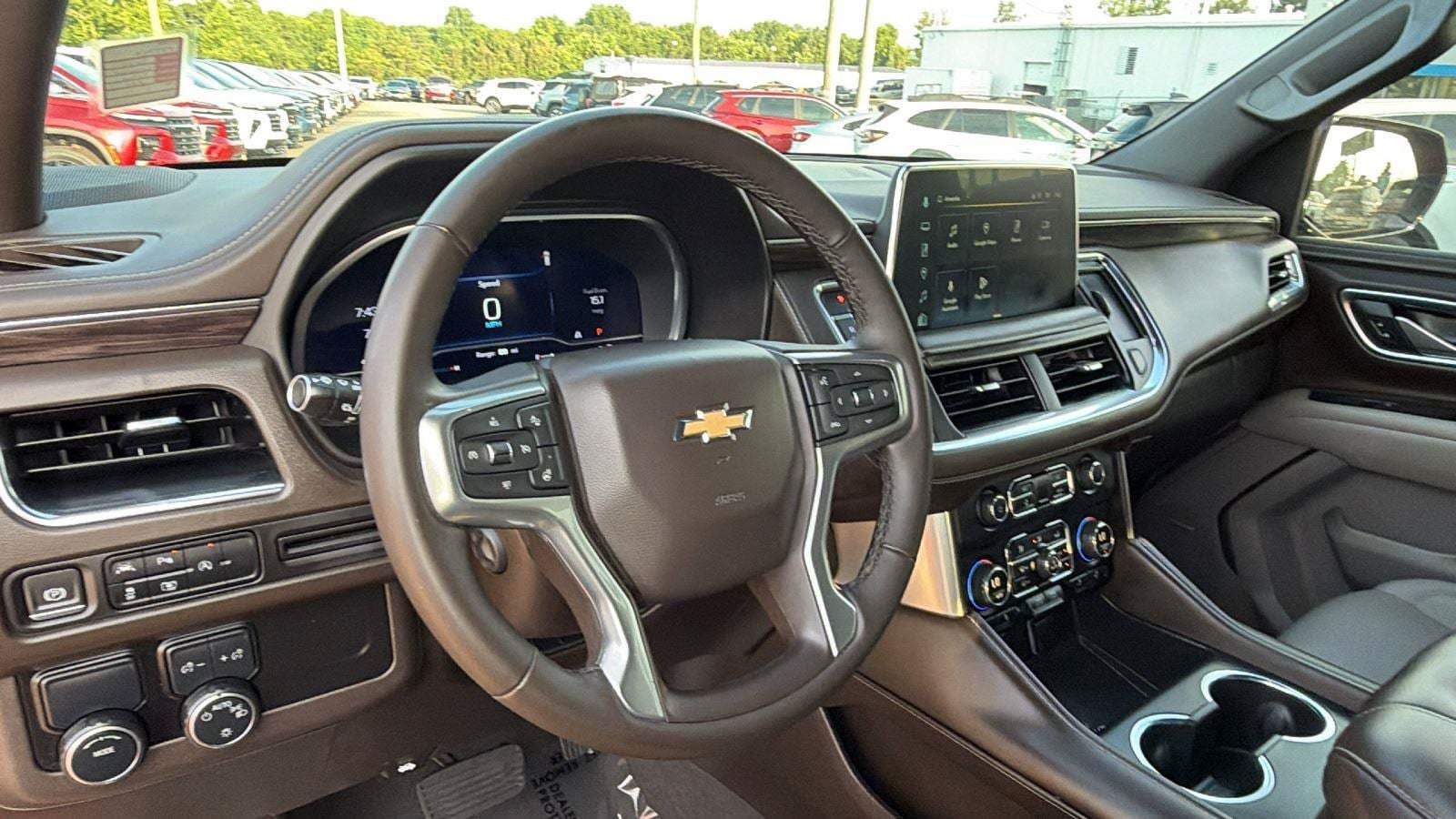 Used 2023 Chevrolet Tahoe LT w/ Luxury Package RWD image 4