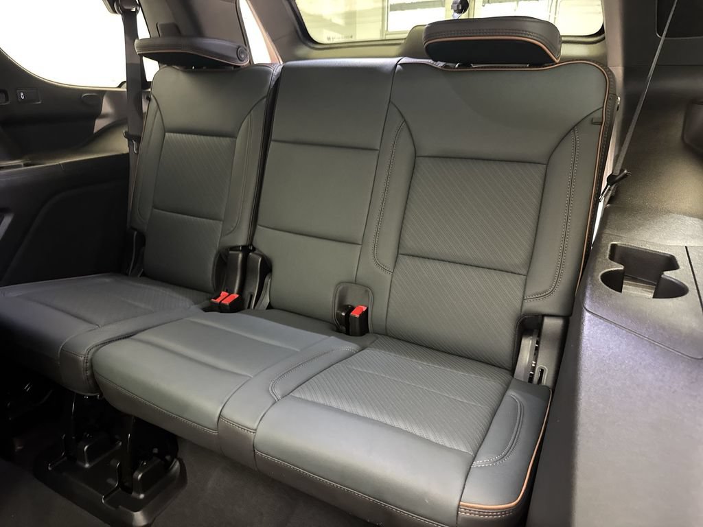 Used 2025 GMC Yukon AT4 w/ AT4 Premium Plus Package AWD/4WD image 25