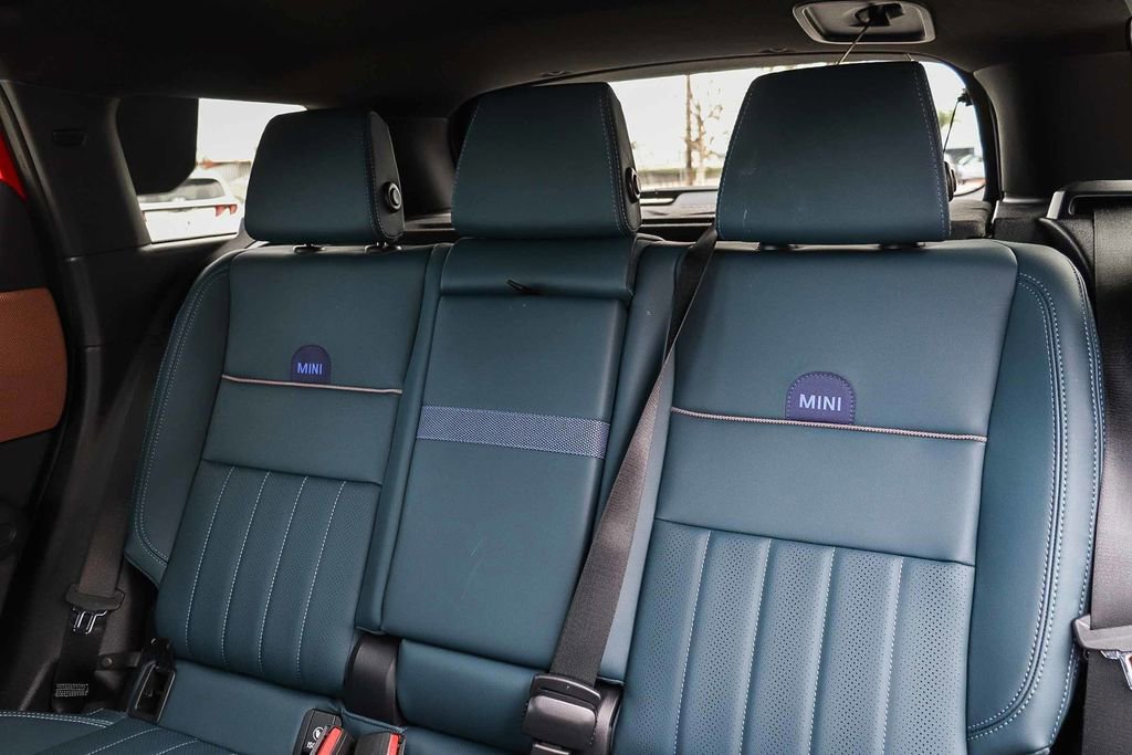 Used 2025 MINI Cooper Countryman S w/ Comfort Package Max image 18