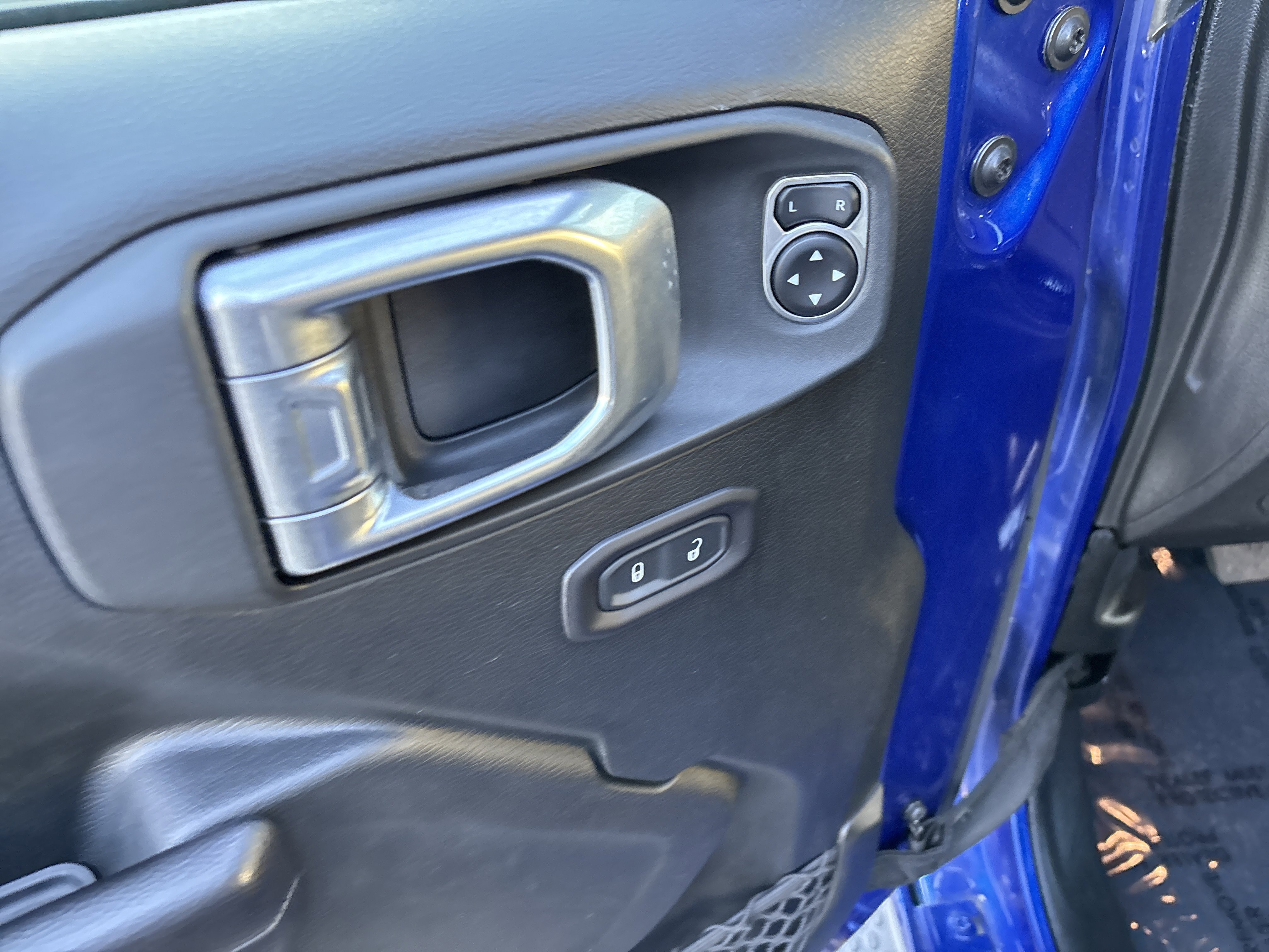 Used 2018 Jeep Wrangler Unlimited Rubicon AWD/4WD image 15