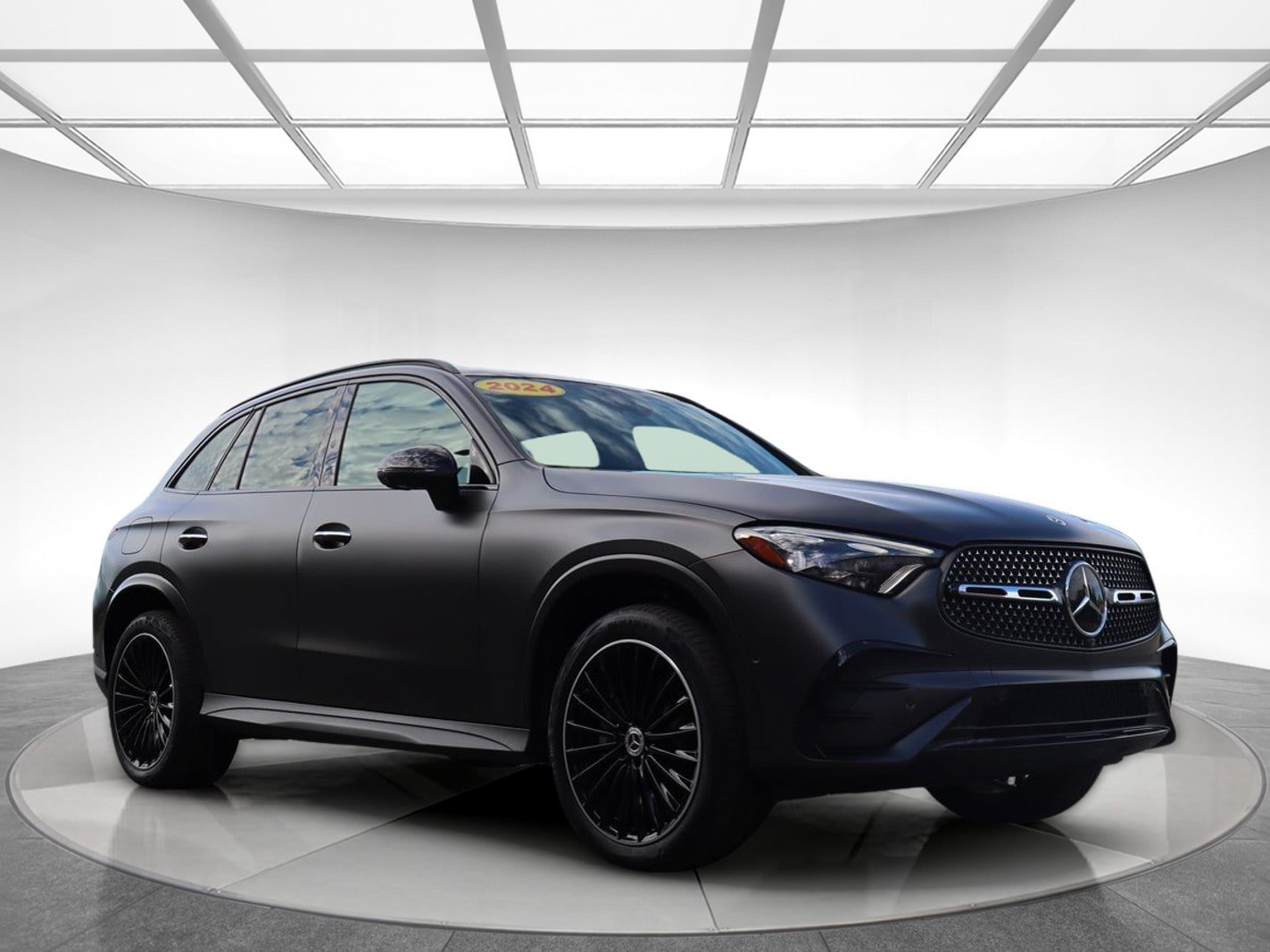 Used 2024 Mercedes-Benz GLC 300 w/ AMG Line image 3