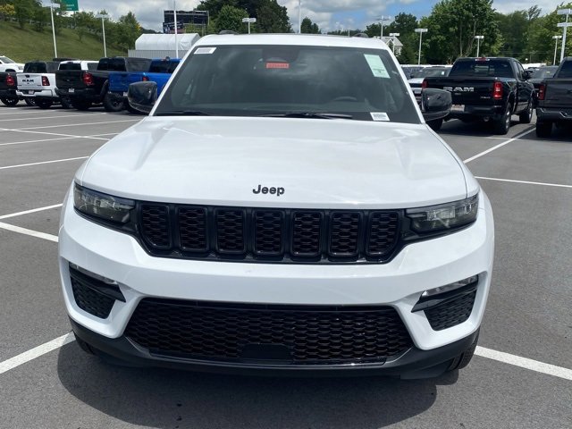New 2025 Jeep Grand Cherokee Limited w/ Black Appearance Package image 10
