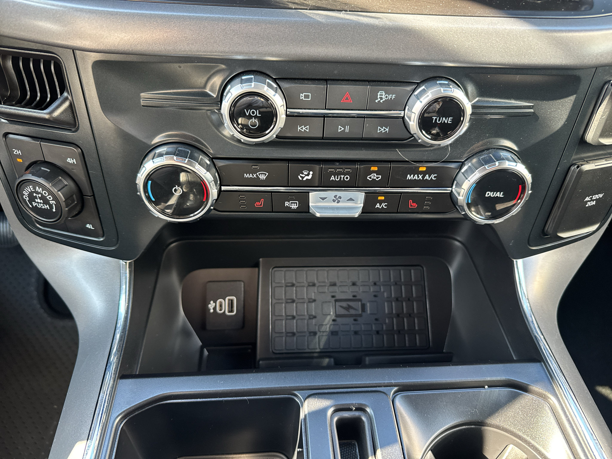 Used 2026 Ford F150 XLT w/ Equipment Group 302A MID AWD/4WD image 14