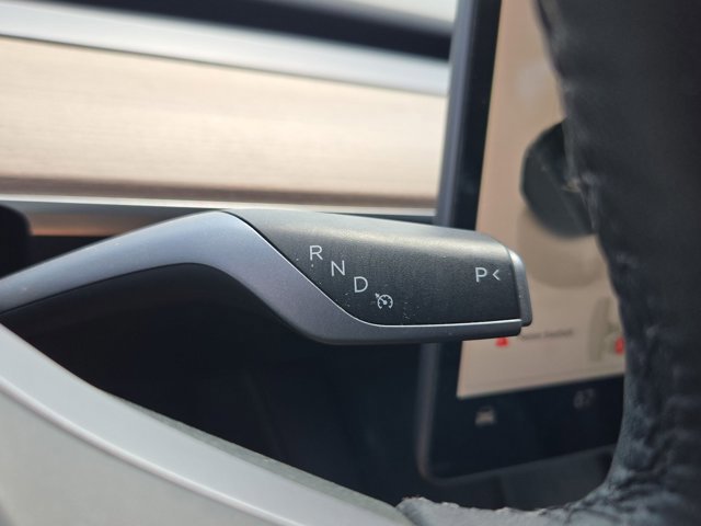 Used 2024 Tesla Model Y Long Range AWD/4WD image 11