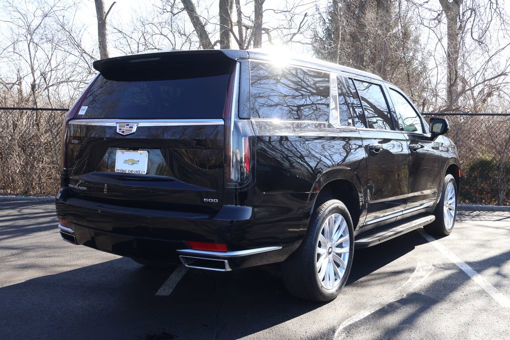Used 2024 Cadillac Escalade ESV Luxury image 8