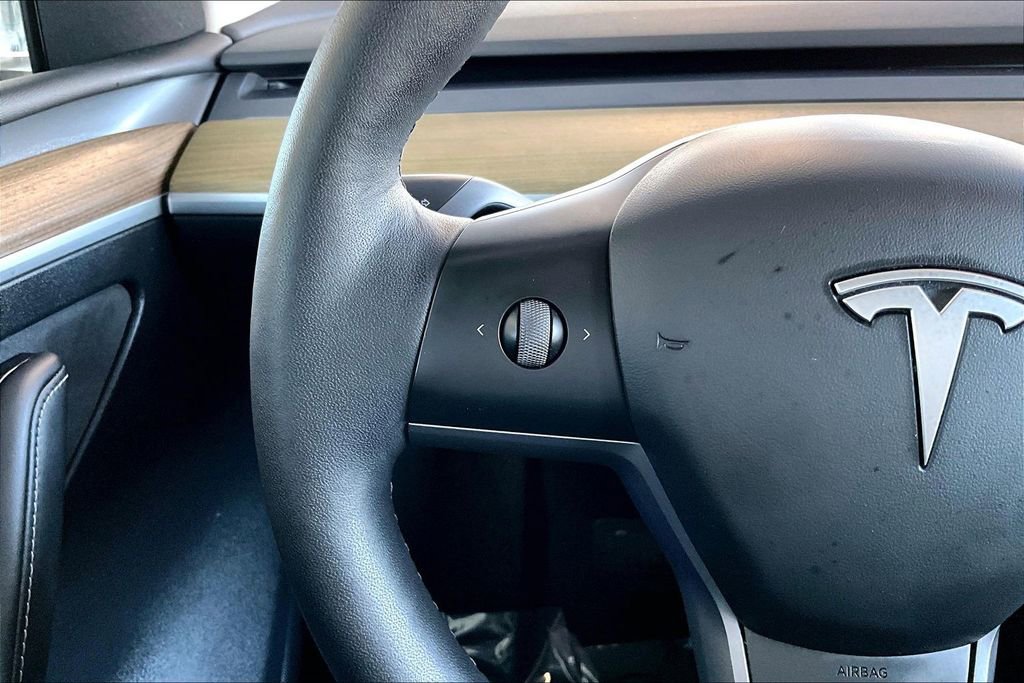 Used 2023 Tesla Model Y Long Range image 11