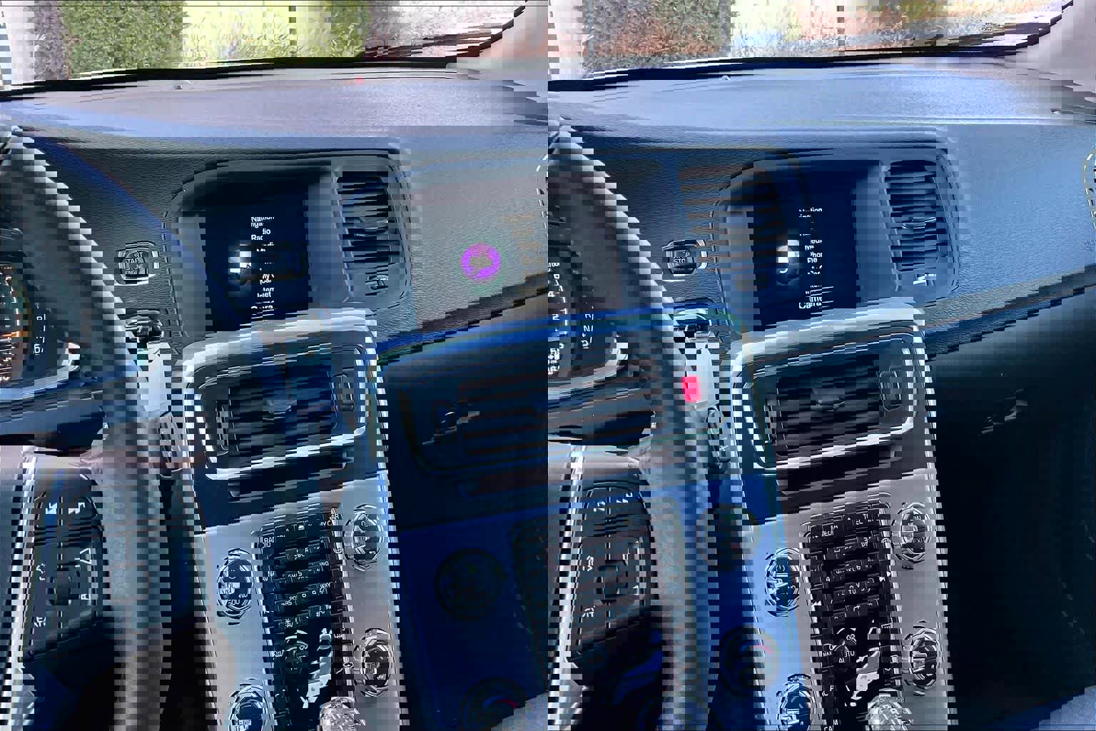 Used 2017 Volvo V60 T5 Cross Country w/ Convenience Package image 7