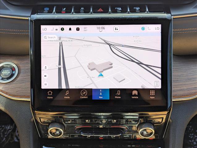 Used 2023 Jeep Grand Cherokee Summit w/ Luxury Tech Group V AWD/4WD image 14