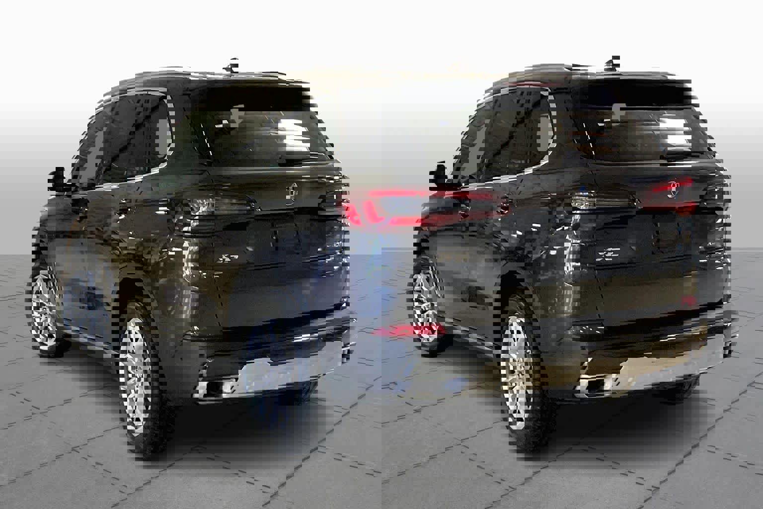 Used 2023 BMW X5 xDrive40i w/ Premium Package image 11