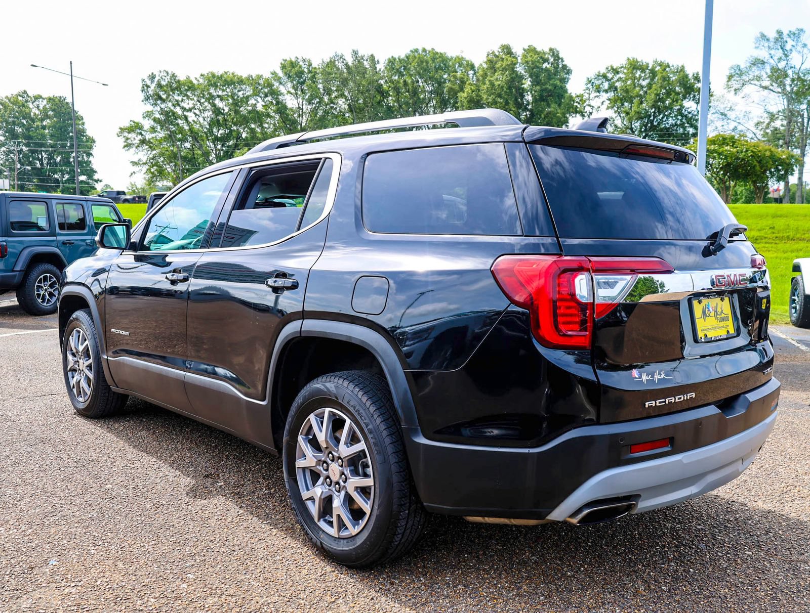 Used 2020 GMC Acadia SLT AWD/4WD image 5