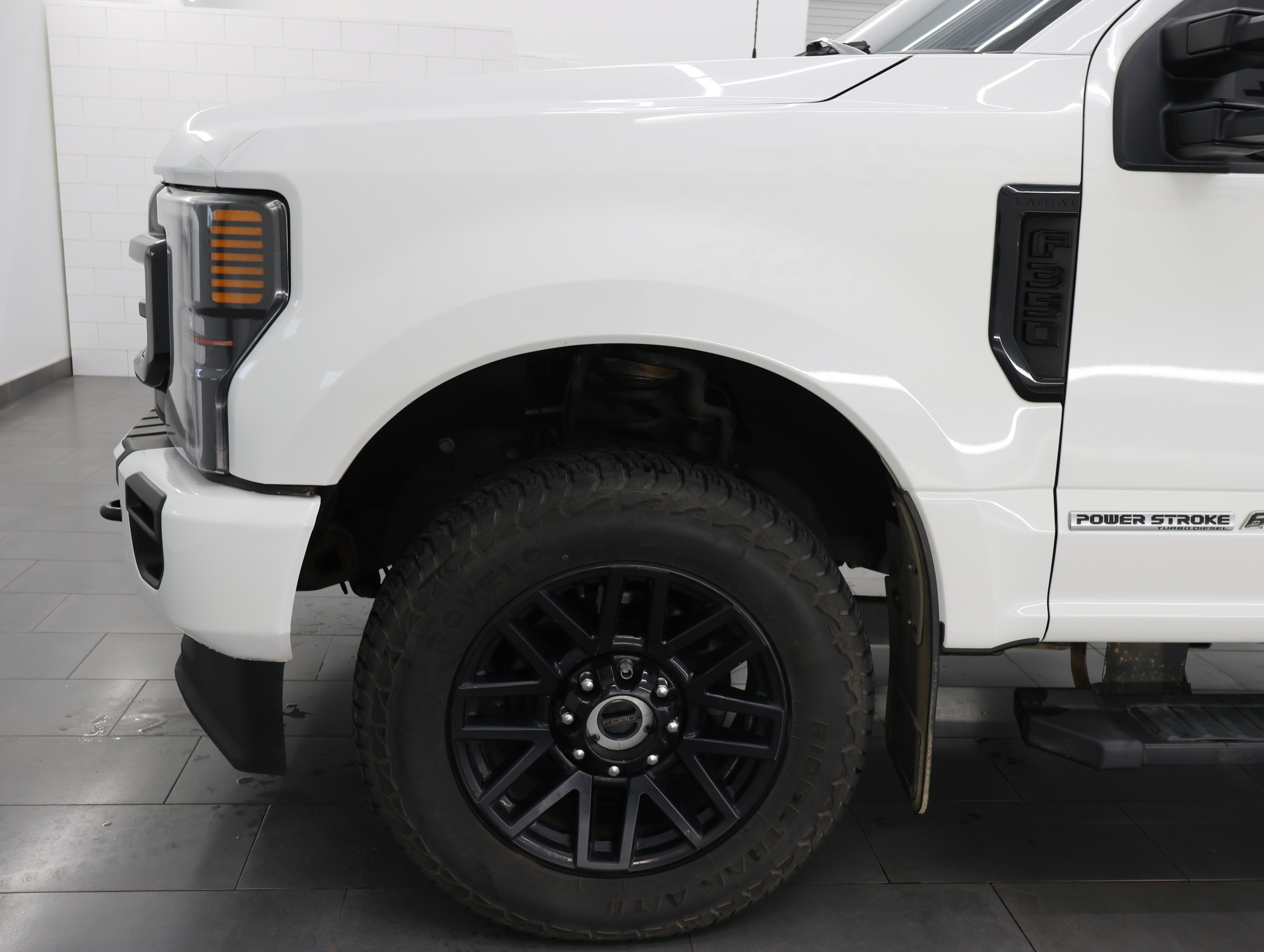 Used 2022 Ford F350 Lariat w/ Black Appearance Package AWD/4WD image 32