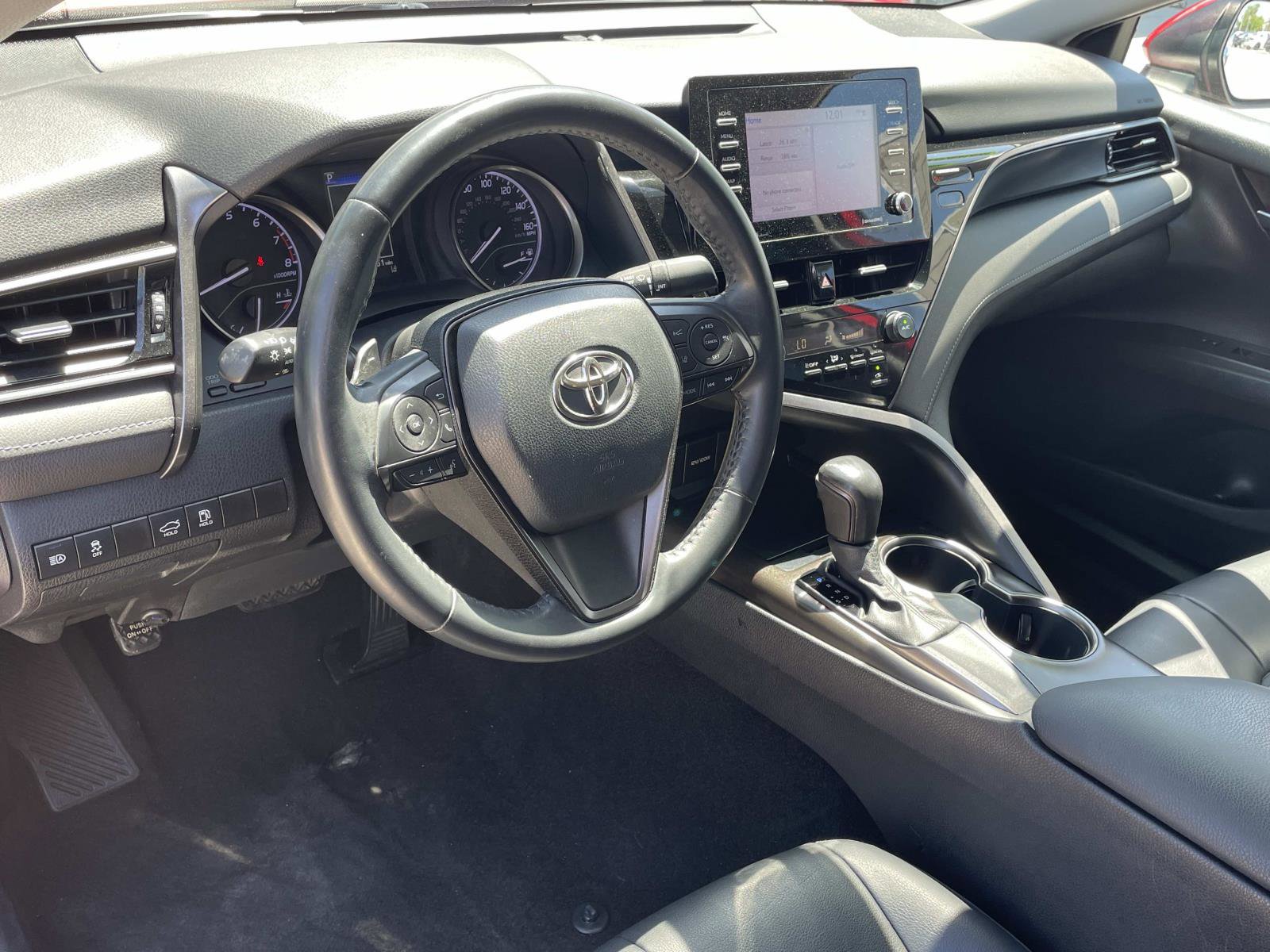 Used 2021 Toyota Camry SE FWD image 2