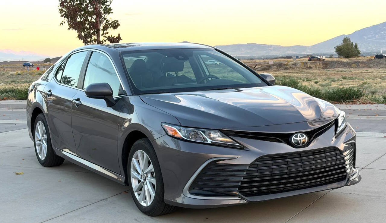 Used 2024 Toyota Camry LE AWD/4WD image 3
