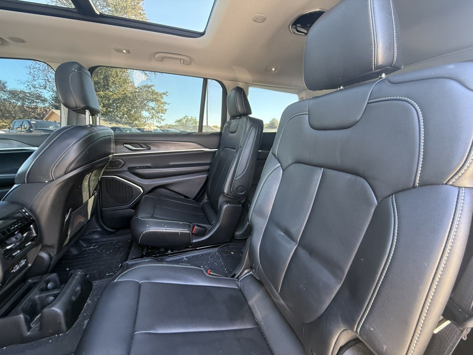 Used 2021 Jeep Grand Cherokee L Limited AWD/4WD image 25