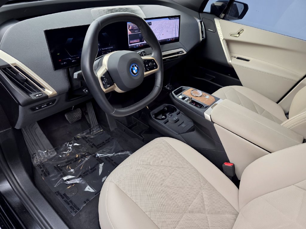 Certified 2024 BMW iX xDrive50 w/ Sport Package AWD/4WD image 10
