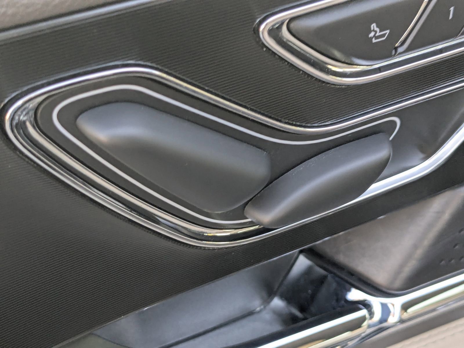 Certified 2024 Lincoln Corsair FWD w/ Equipment Group 101A image 23