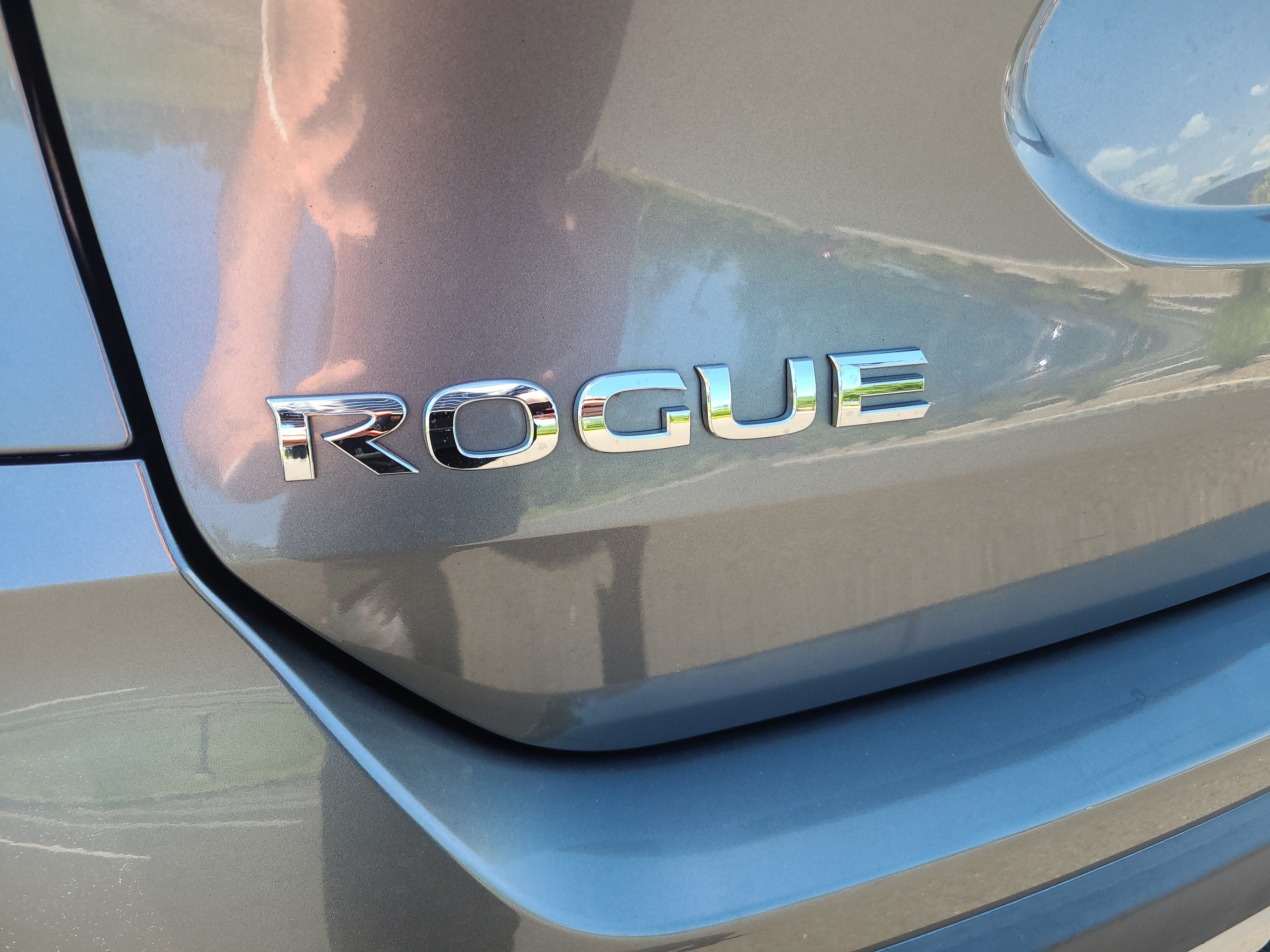 Used 2018 Nissan Rogue S AWD/4WD image 28