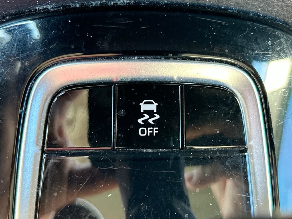 Used 2024 Toyota Corolla LE FWD image 32