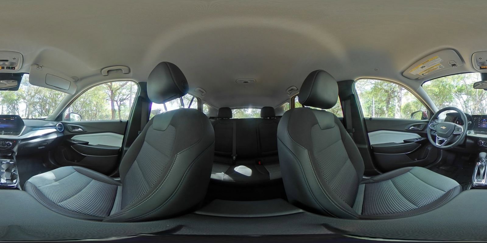 Used 2025 Chevrolet Trax LT w/ LT Convenience Package image 38