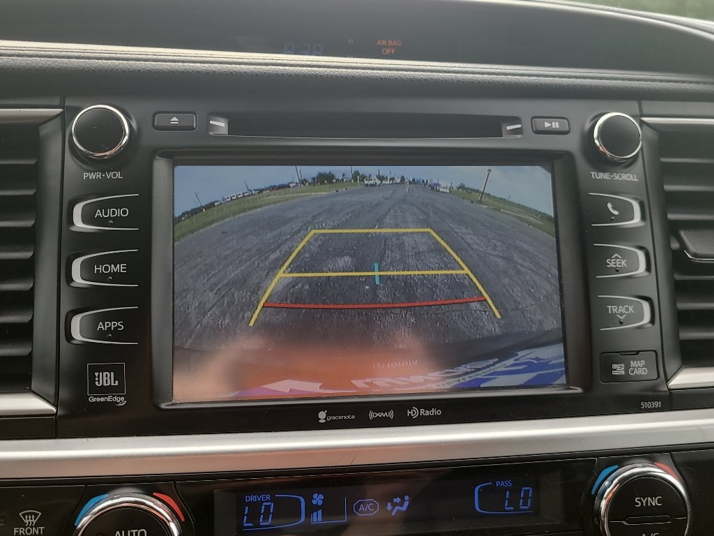 Used 2018 Toyota Highlander Limited AWD/4WD image 26