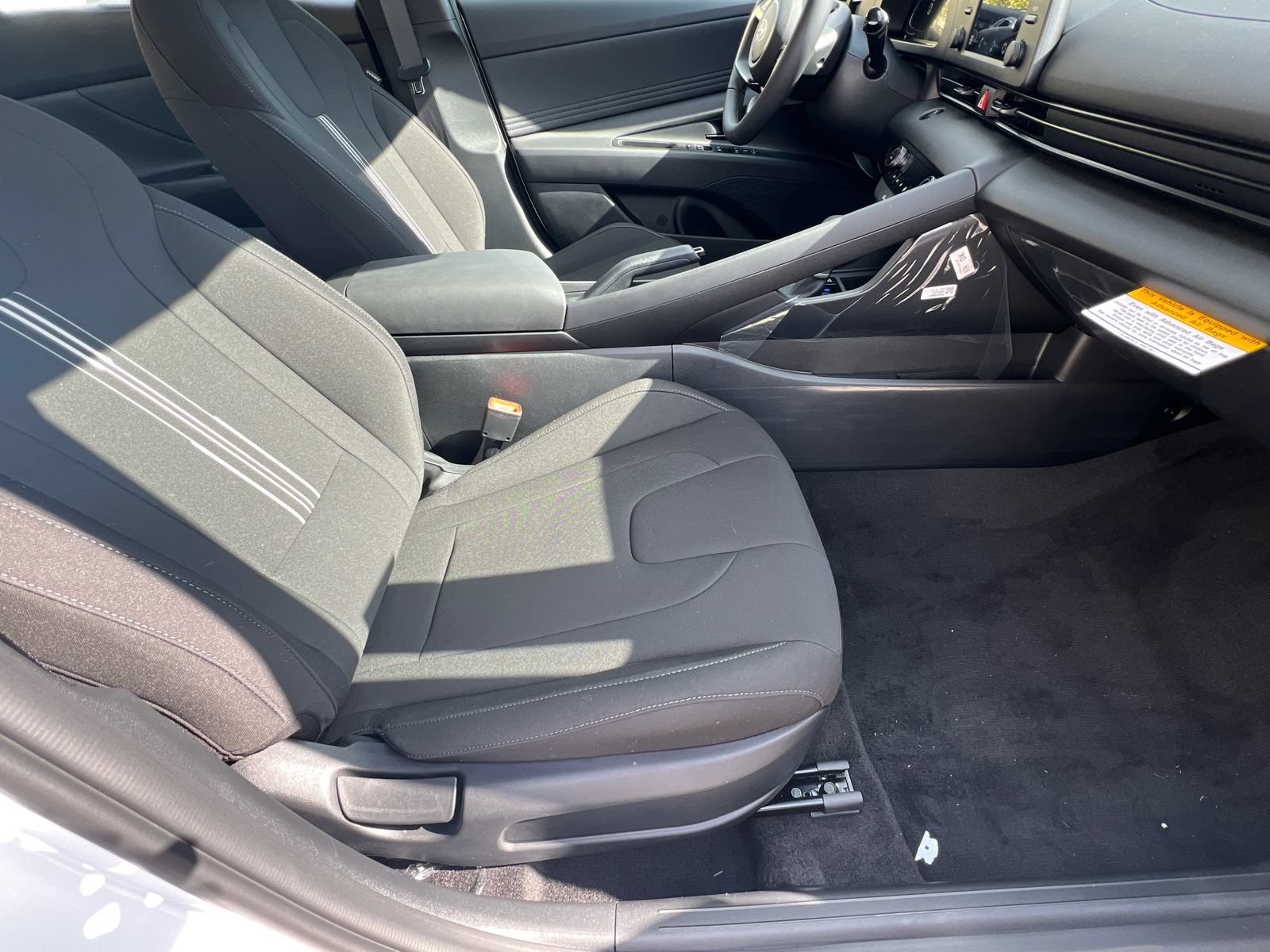 Certified 2025 Hyundai Elantra Sport FWD image 9