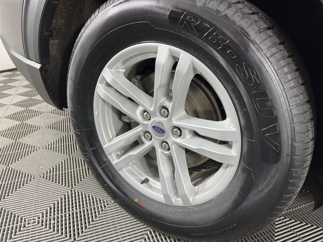 Used 2024 Ford Explorer XLT w/ Equipment Group 202A RWD image 16