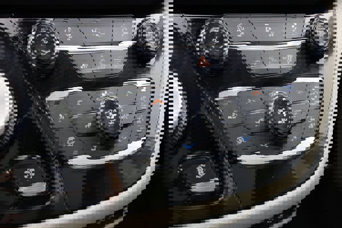 Used 2019 Chrysler Pacifica Limited image 31