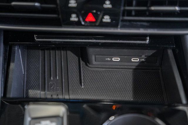 Used 2025 Volkswagen Atlas Peak Edition SE image 24