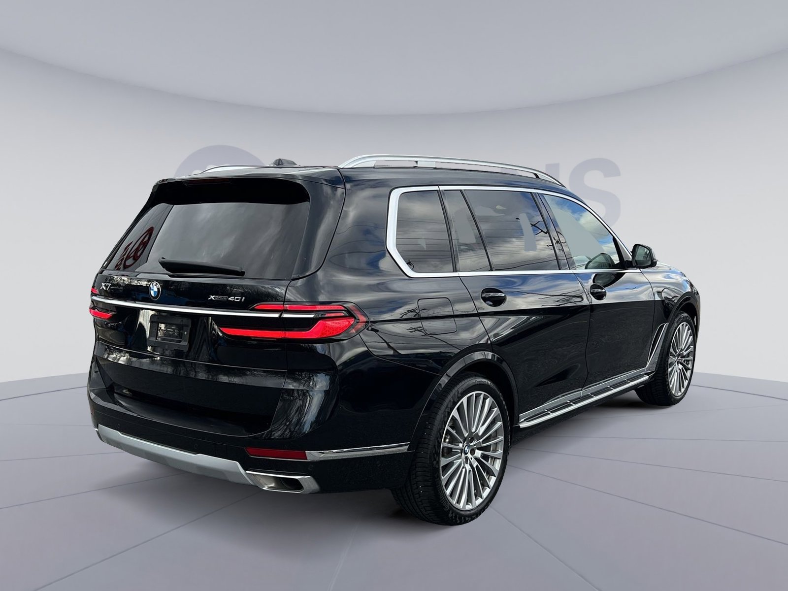 Used 2024 BMW X7 xDrive40i w/ Executive Package image 7