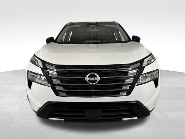 Used 2024 Nissan Rogue Platinum w/ Platinum Premium Package image 3