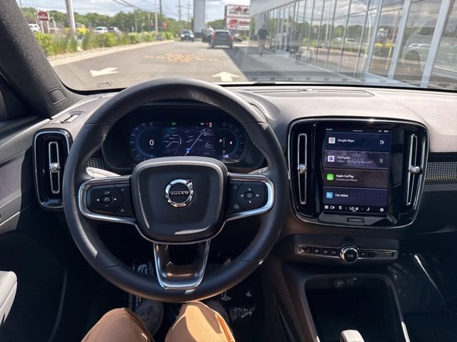 Certified 2025 Volvo XC40 B5 Plus AWD/4WD image 20