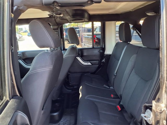 Used 2014 Jeep Wrangler Unlimited Rubicon w/ Connectivity Group image 14