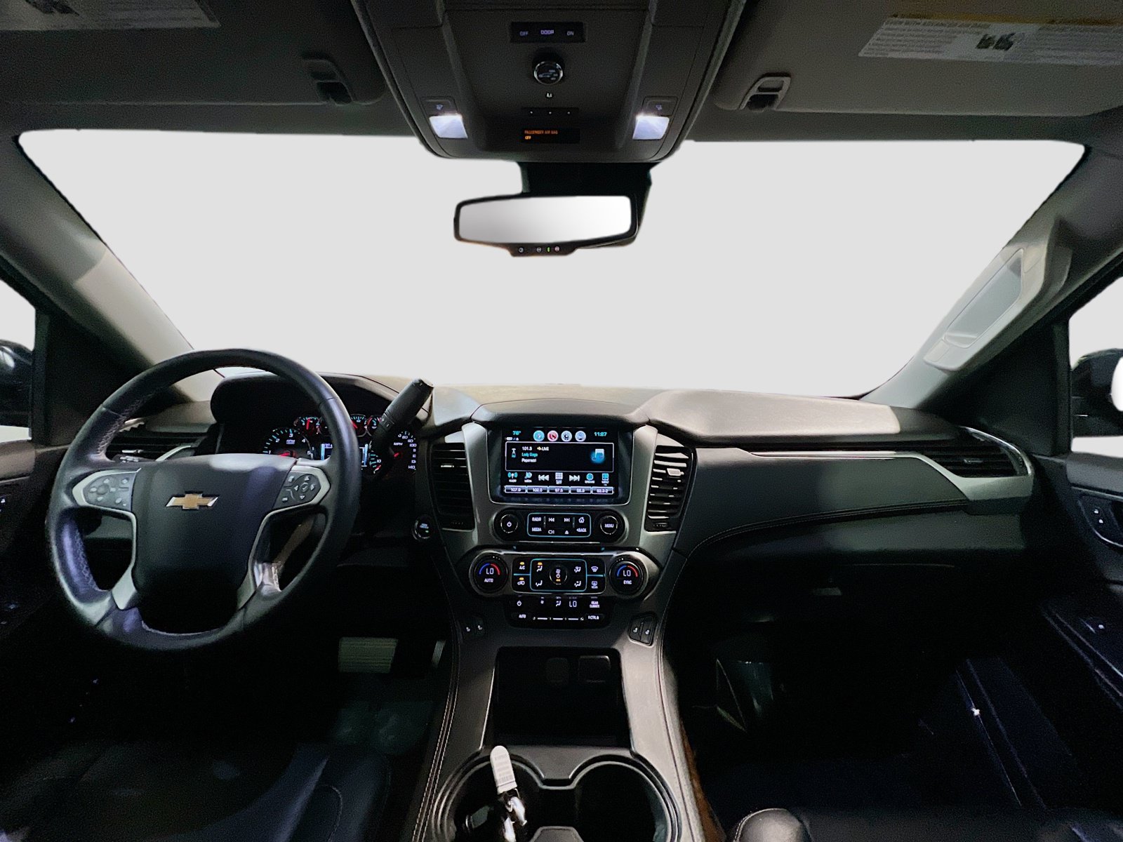 Used 2018 Chevrolet Suburban LT w/ Luxury Package RWD image 17