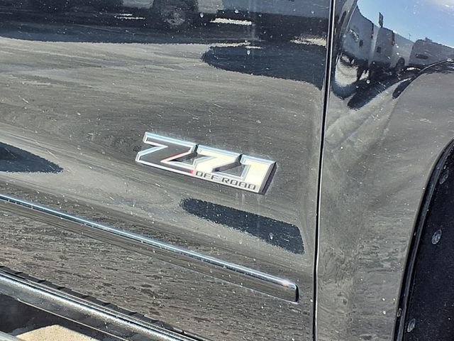 Used 2017 Chevrolet Silverado 1500 LT w/ Midnight Edition image 24