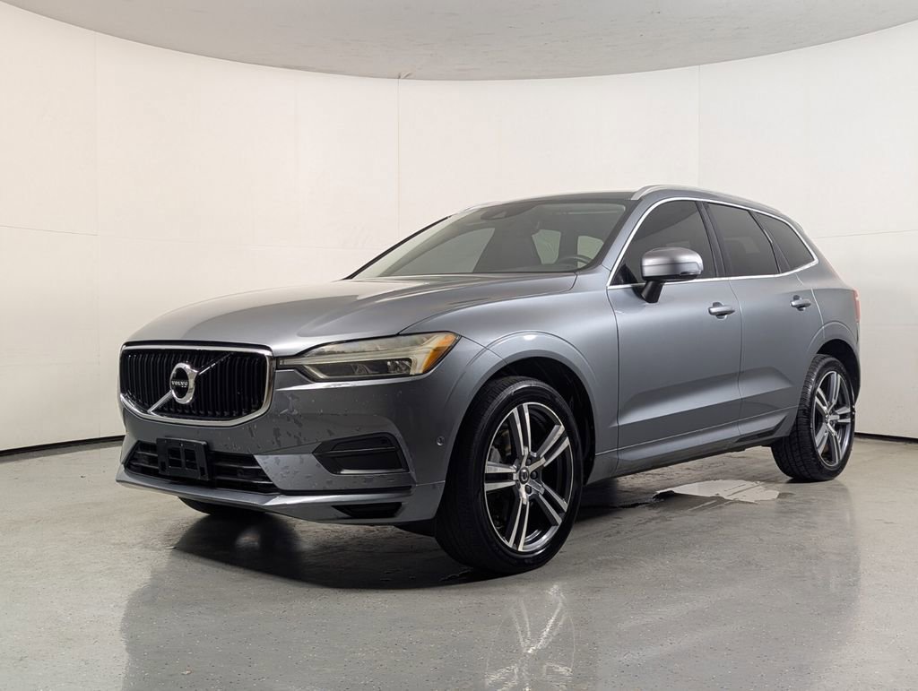 Used 2018 Volvo XC60 T6 Momentum w/ Convenience Package image 3