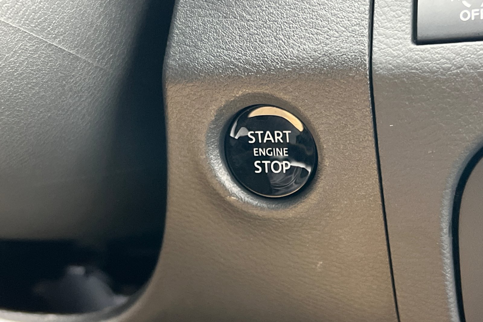 New 2027 Nissan Frontier SV w/ Tow Package RWD image 18