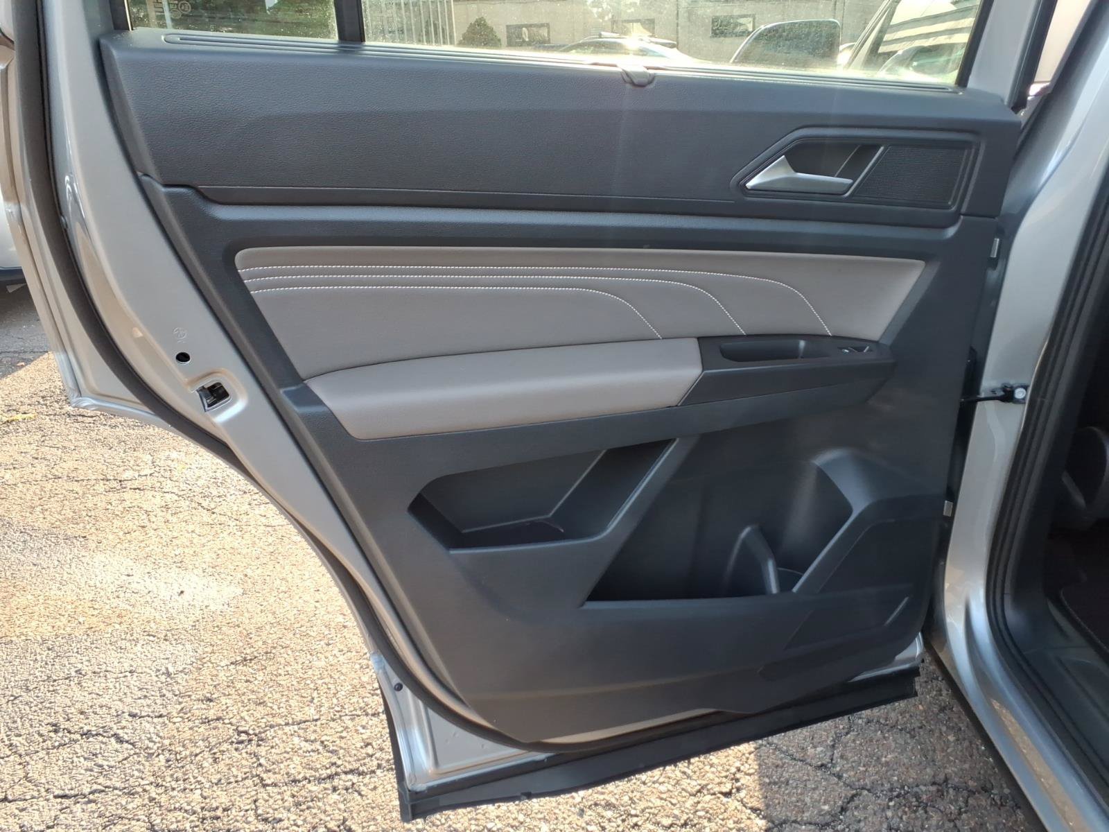 Used 2023 Volkswagen Atlas SE FWD image 22