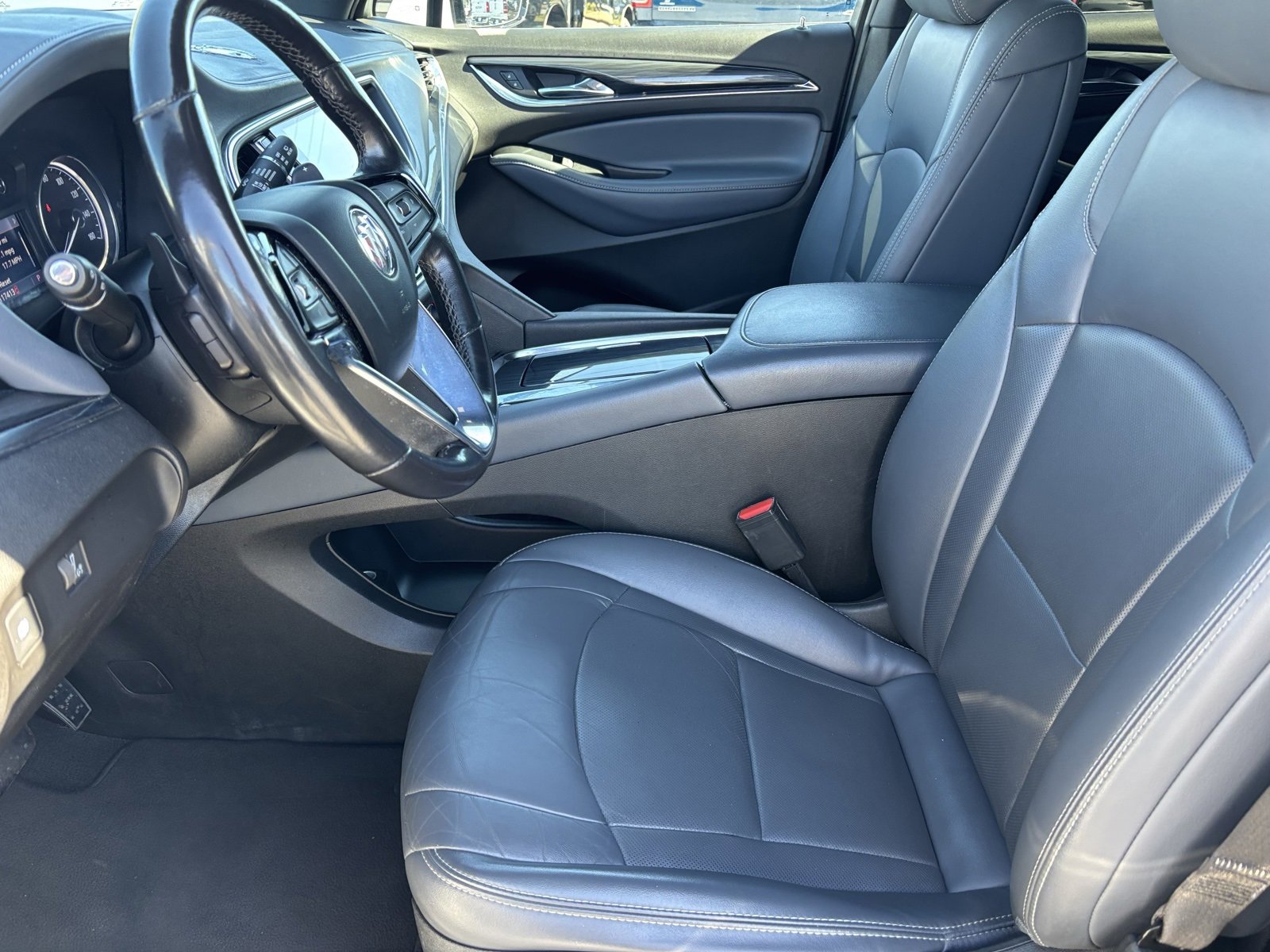 Used 2023 Buick Enclave Essence image 17