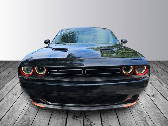 Used 2016 Dodge Challenger SXT RWD image 8