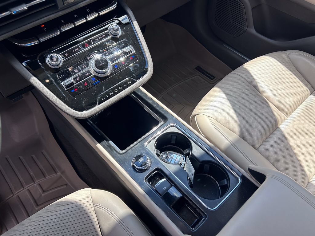 Used 2020 Lincoln Corsair AWD w/ Equipment Group 101A image 28