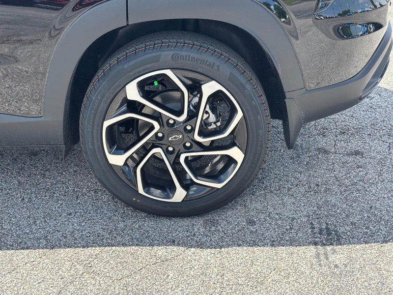 New 2026 Chevrolet Trax RS w/ Sunroof Package FWD image 4