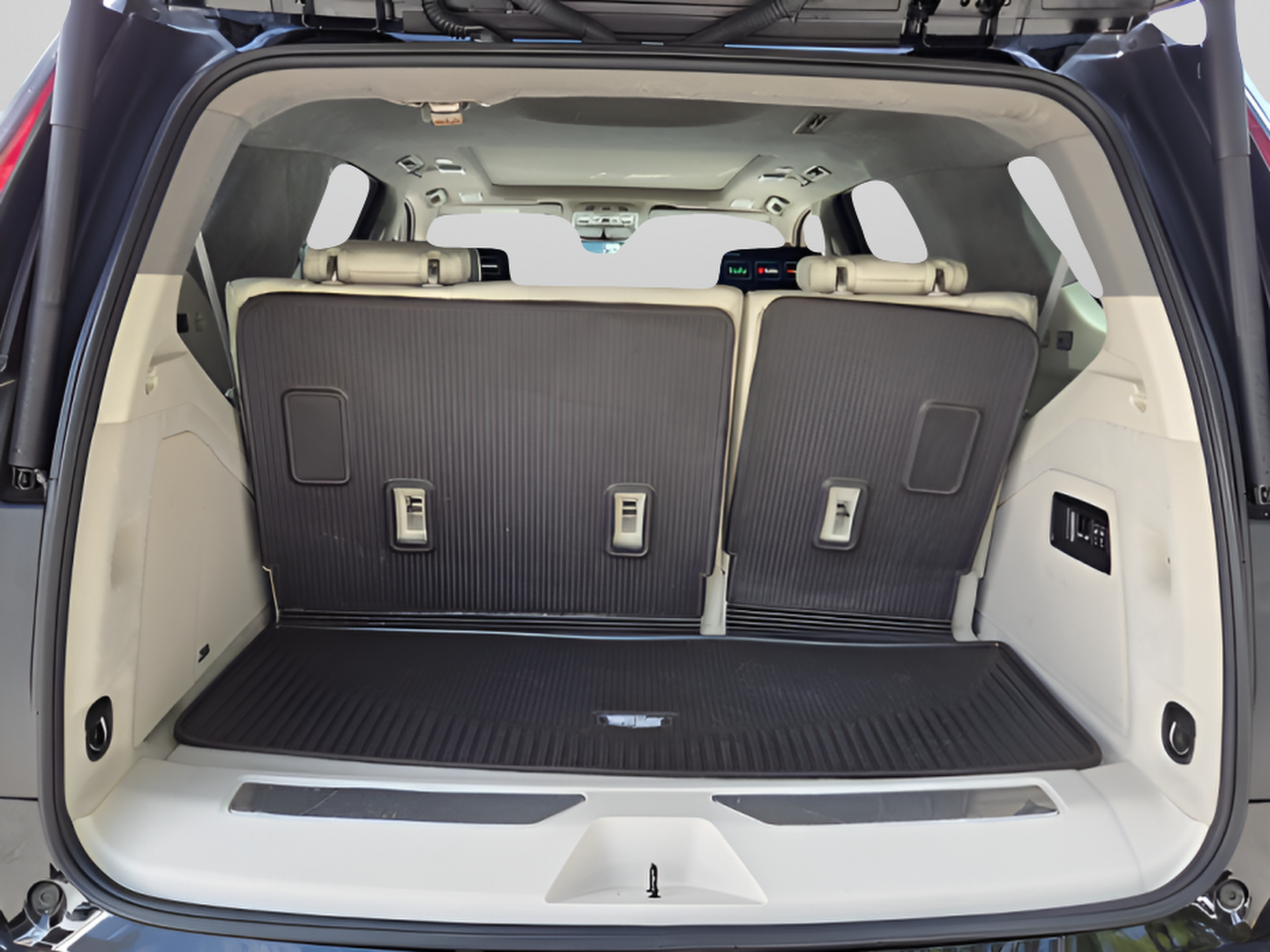 Used 2024 Cadillac Escalade Sport Platinum w/ LPO, ONYX Package RWD image 10