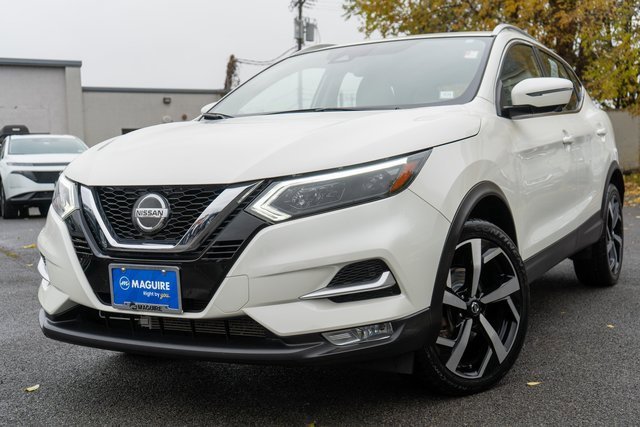 Used 2022 Nissan Rogue Sport SL w/ Premium Package image 1