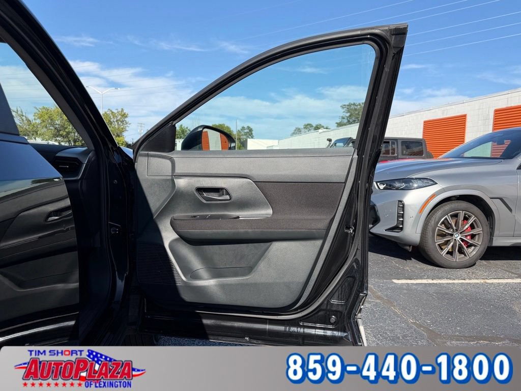 Used 2025 Nissan Kicks S AWD/4WD image 32