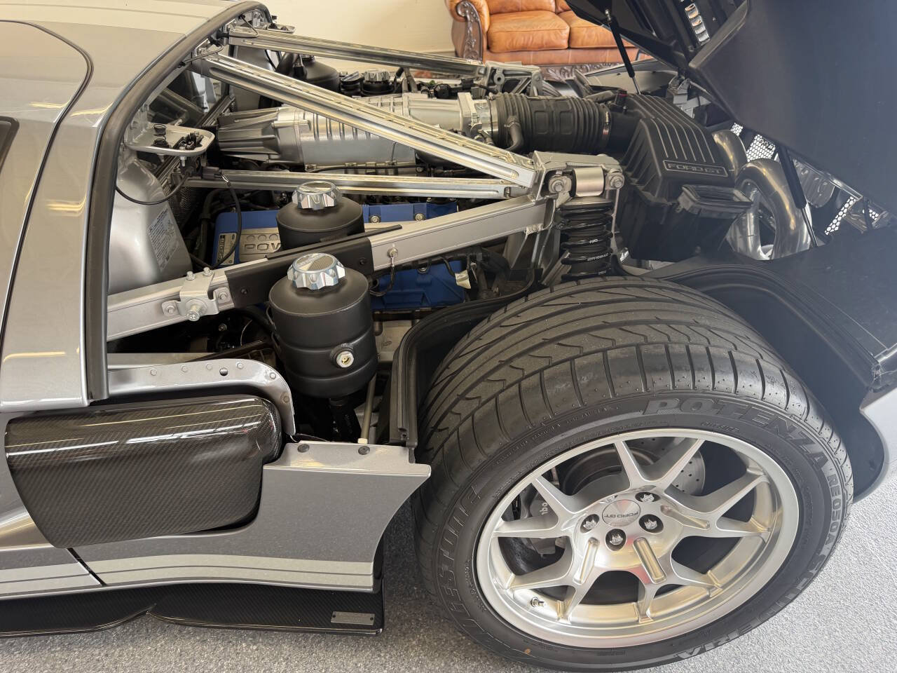 Used 2006 Ford GT RWD image 55