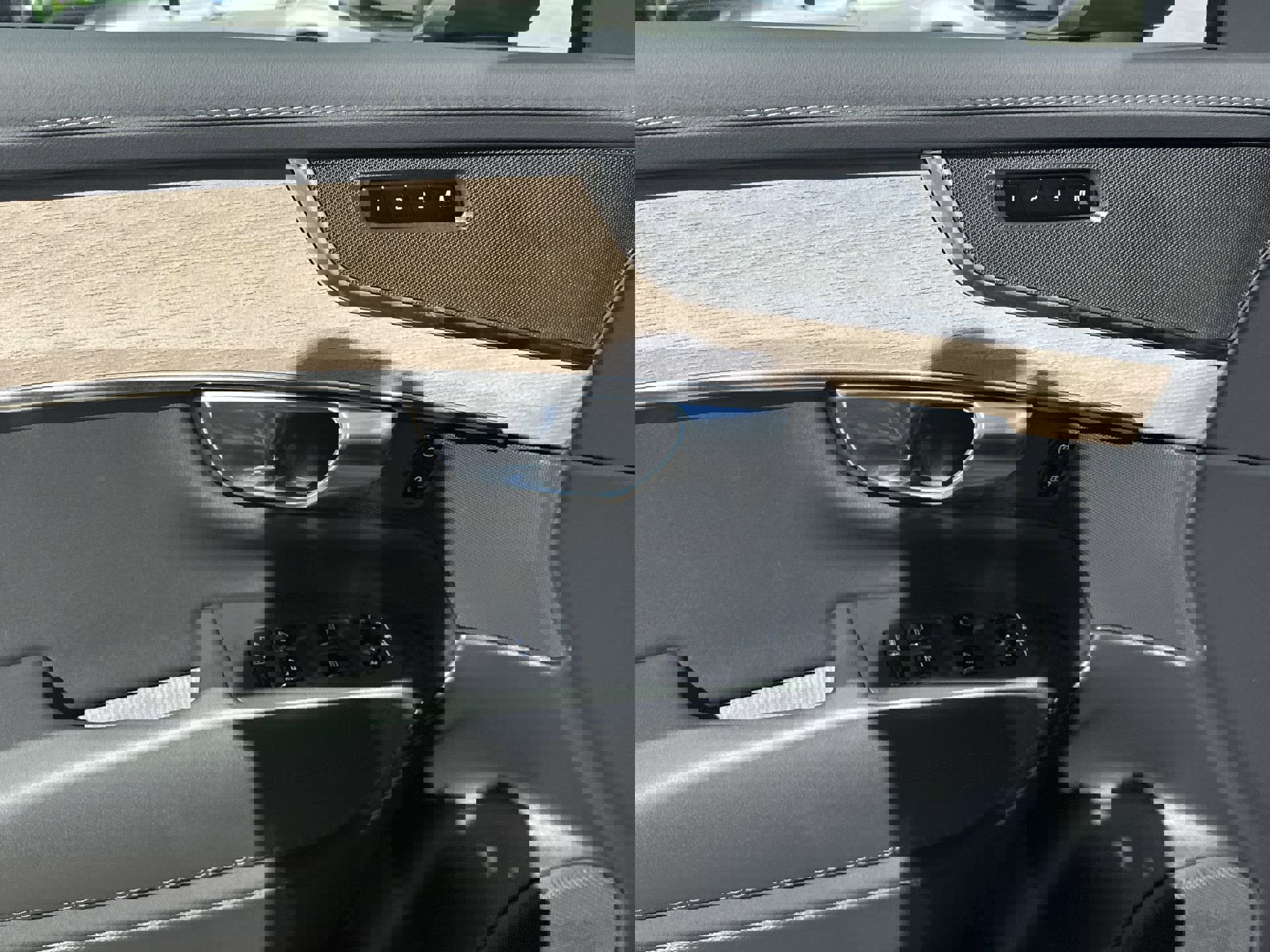 New 2026 Volvo XC90 B5 Plus w/ Protection Package image 22