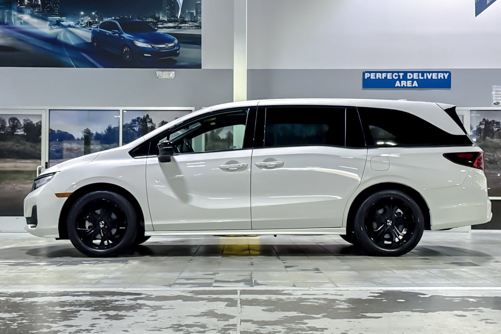 Used 2025 Honda Odyssey Sport-L image 2