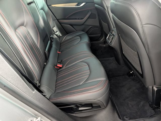 Used 2018 Maserati Levante AWD/4WD image 31
