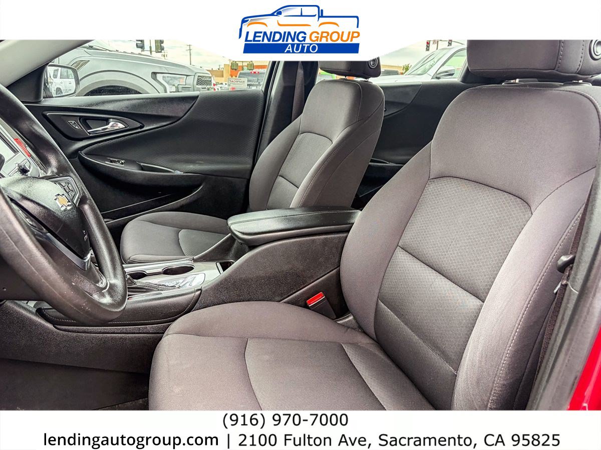 Used 2017 Chevrolet Malibu LT FWD image 16