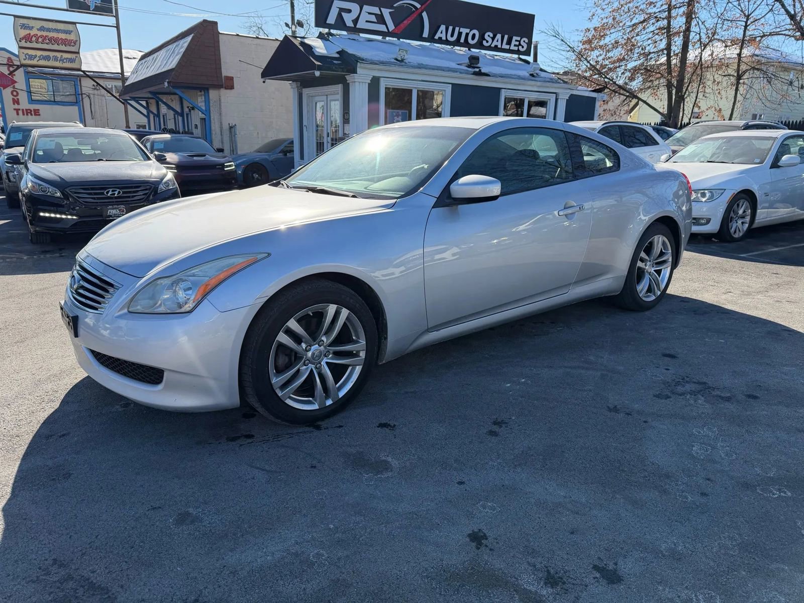 Used 2009 INFINITI G37 x Coupe w/ Premium Pkg image 2